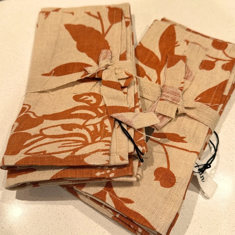 Anthropologie Linen Leaf set of 2 table napkins